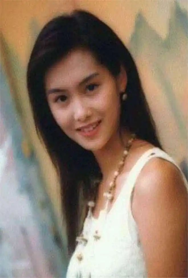 小骨架女明星_身材娇小气质出众女明星_小个子美女惊艳合照