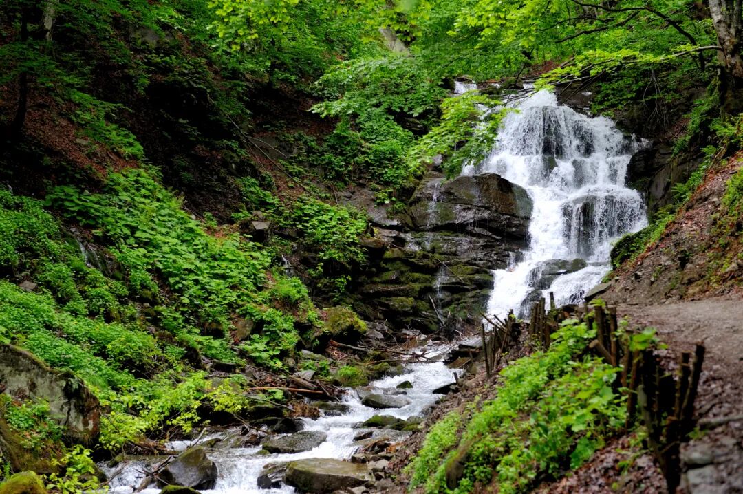 邢台市网红八卦坑地址在哪儿-_邢台天河山攻略_邢台旅游景点大全