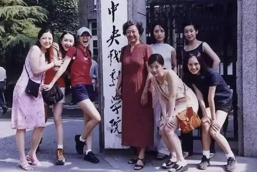 唯一品德高尚没有黑料的明星是谁啊图片,_娱乐圈最干净的女演员_演技派女演员推荐