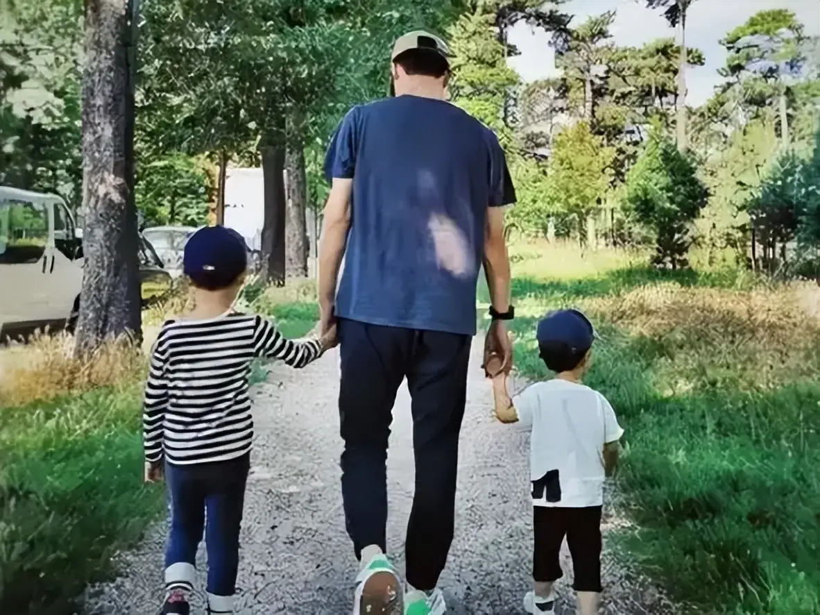 影后级女星高墙照片_娱乐圈爆料天王记录者_又一对明星离婚互爆黑料,